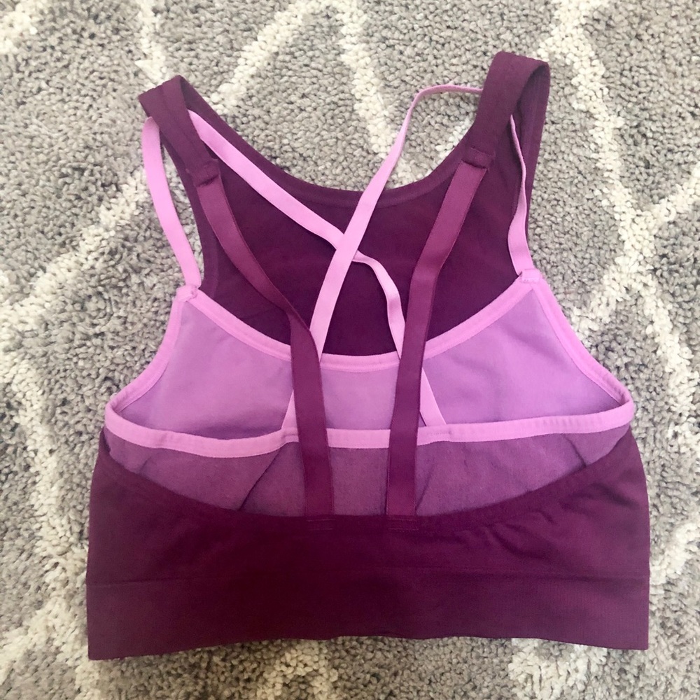 Cute Two-Tone strappy sports bra